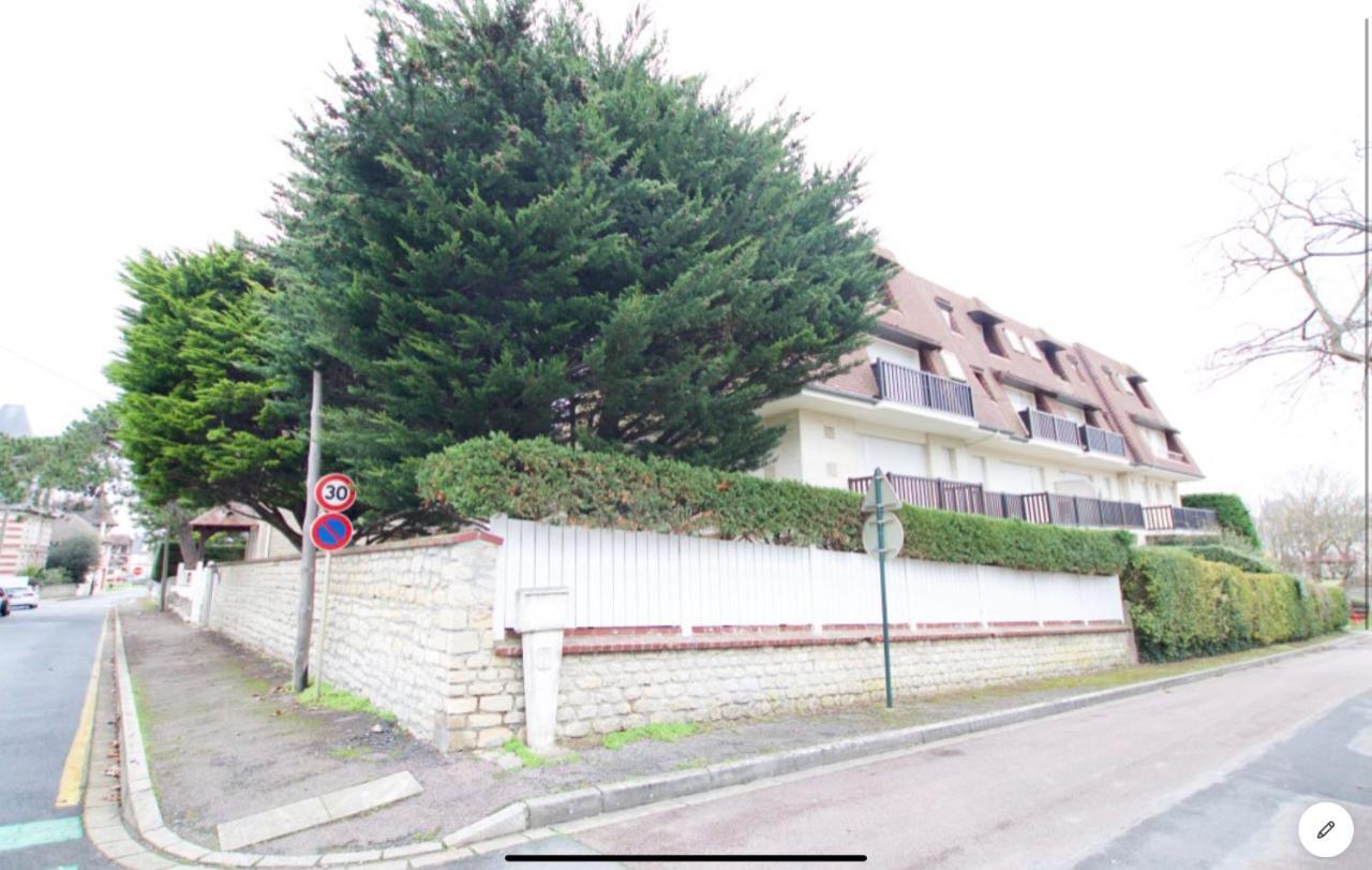 Joli Studio ☆ 100M De La Mer Et Du Centre Ville ☆ Cabourg Eksteriør billede